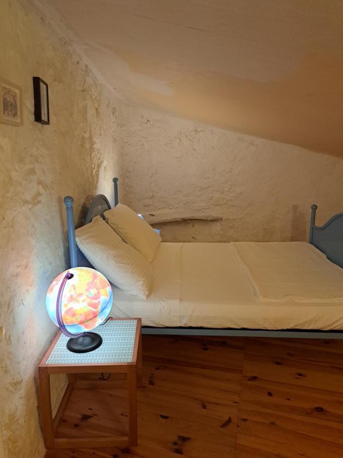 La Maison De Gisele Bed and Breakfast Saint-Victor-des-Oules Εξωτερικό φωτογραφία