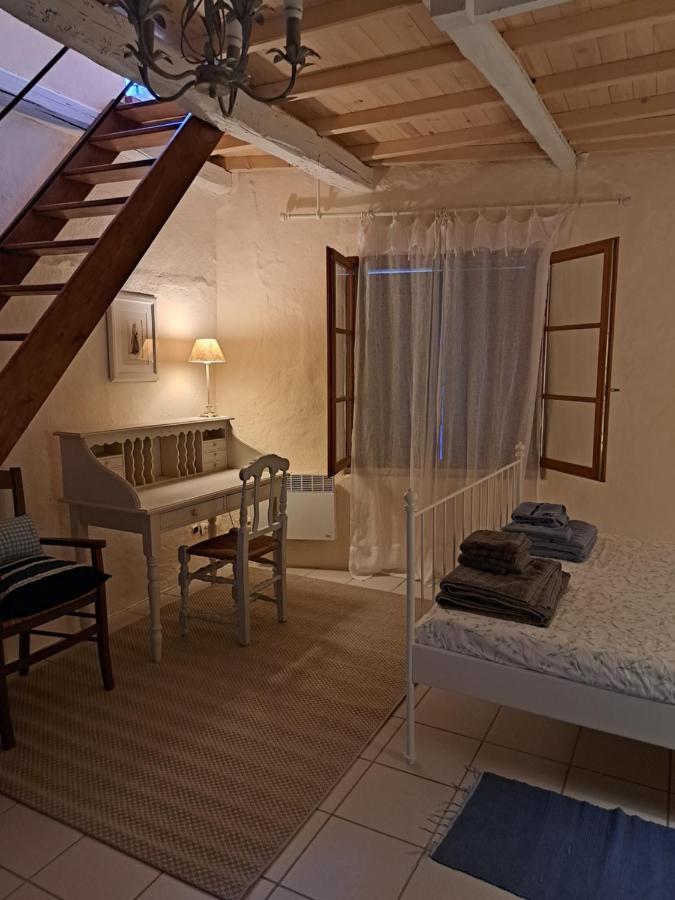 La Maison De Gisele Bed and Breakfast Saint-Victor-des-Oules Εξωτερικό φωτογραφία