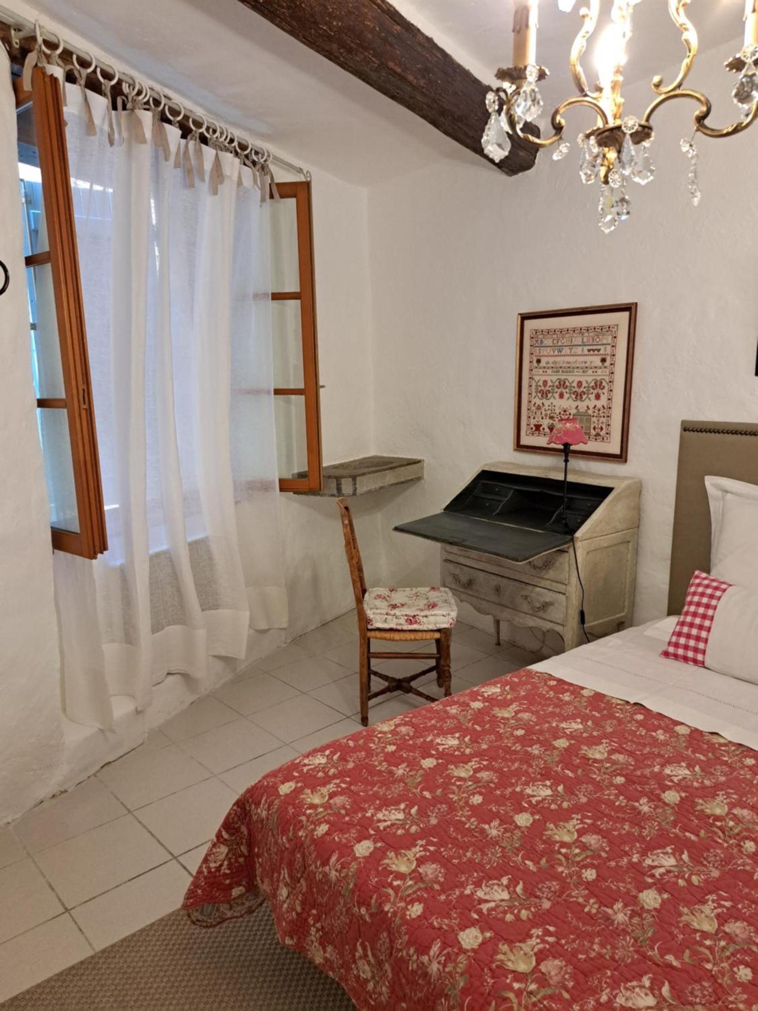 La Maison De Gisele Bed and Breakfast Saint-Victor-des-Oules Εξωτερικό φωτογραφία